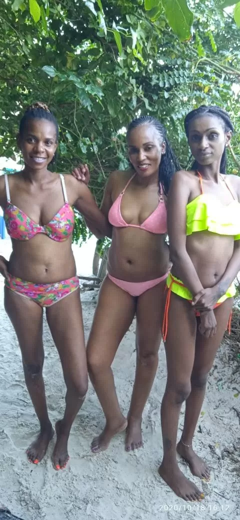 Wife Topless South Beach Girls Trip - Four Naughty Girls Caught Naked at the Beach | Kenya Adult Blog